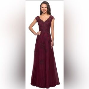 New La Femme -26942 V-Neck Floral Lace Mother of the Bride/Groom Tulle Gown 12